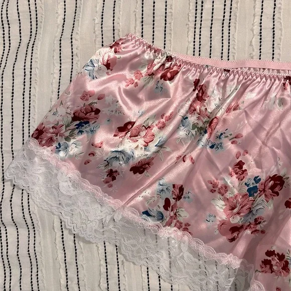 NWT SHEIN Floral and Lace Flirty Pajama Set Size 1XL - Picture 8 of 11